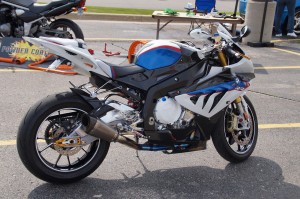 Und a Bayer überall sind Bayern hier :D Eine BMW RR1000 wurde von allen in der Werkstatt als Deutsche Ingeneurs Kunst gewürdigt :)